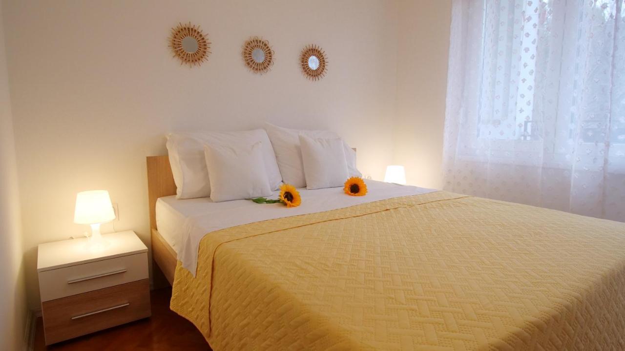 Arena Apartment With 3 Bedrooms In The City Center Pula Exterior foto