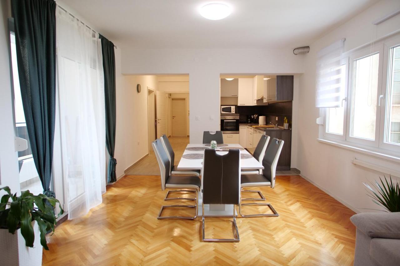 Arena Apartment With 3 Bedrooms In The City Center Pula Exterior foto